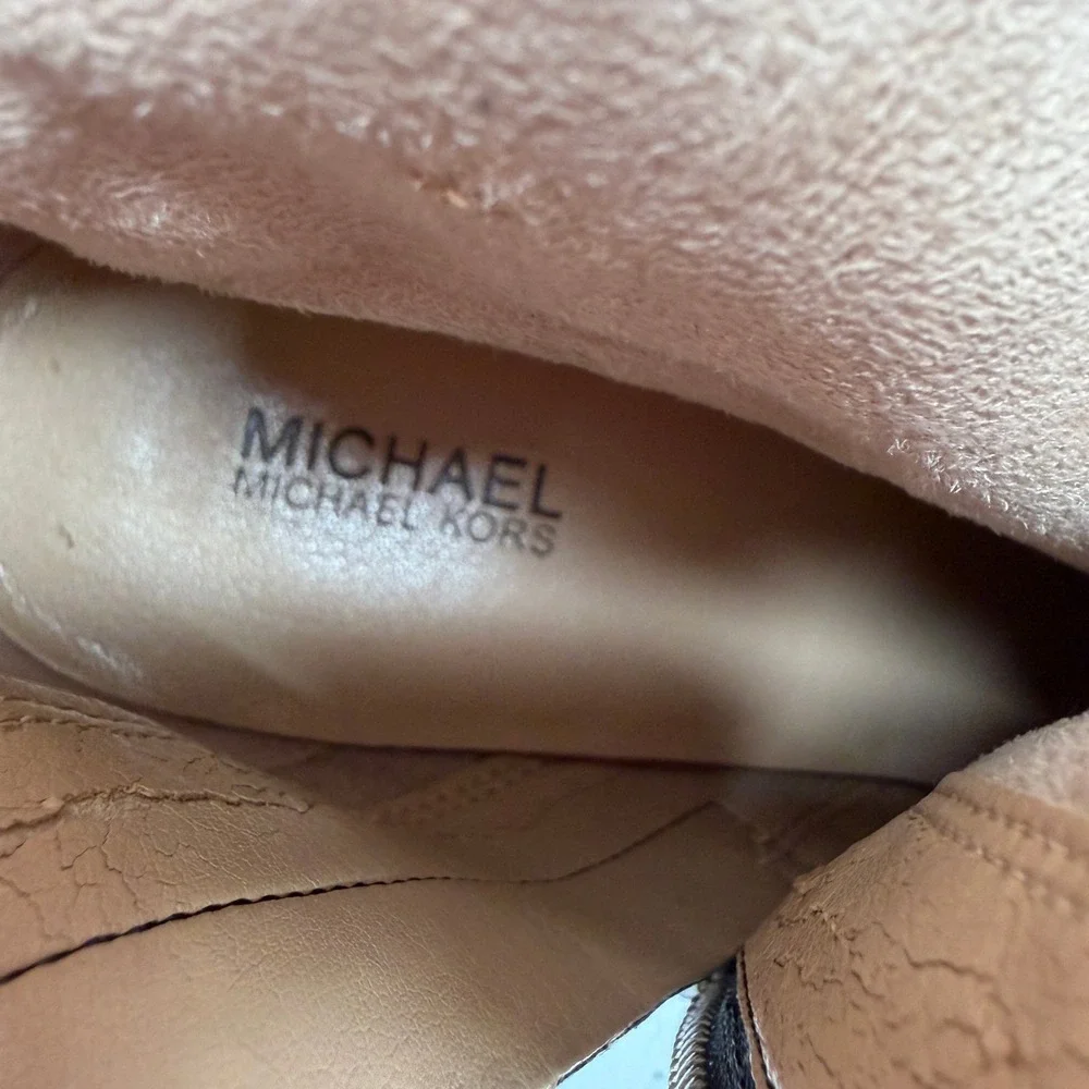 Michael Kors 8.5 Dolores Side Zip Bootie Black Leather Chic Designer Timeless